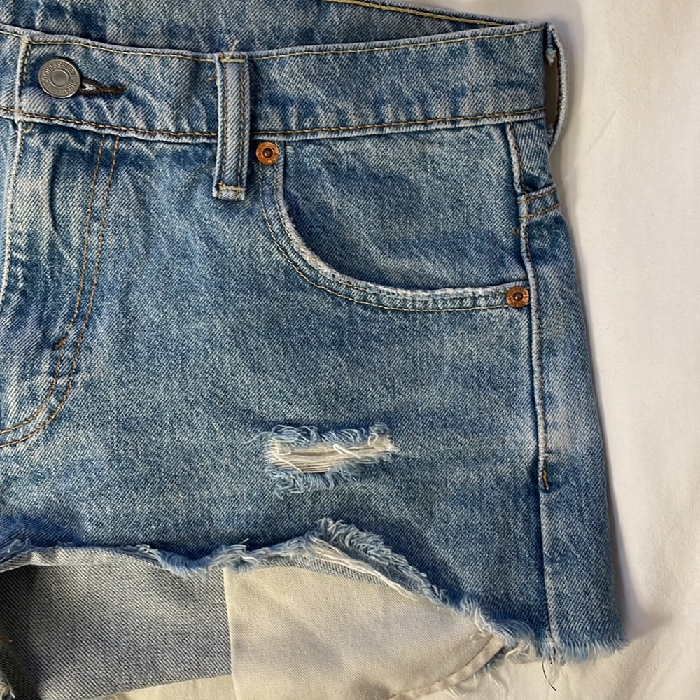 Levi’s Distressed High Rise Shorties - Picture 3 of 3